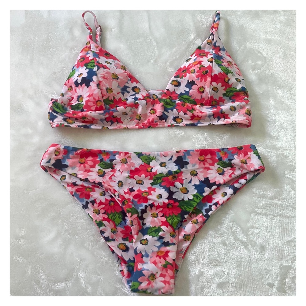 NWOT Floral Bikini set